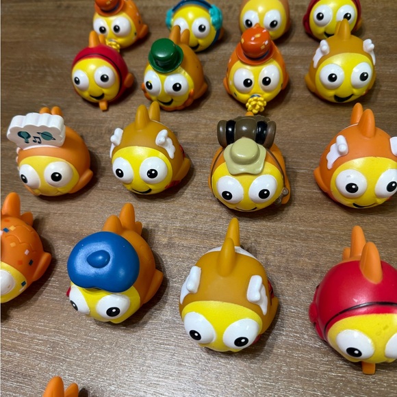 Colorful Fish Toy Set - Picture 5 of 6